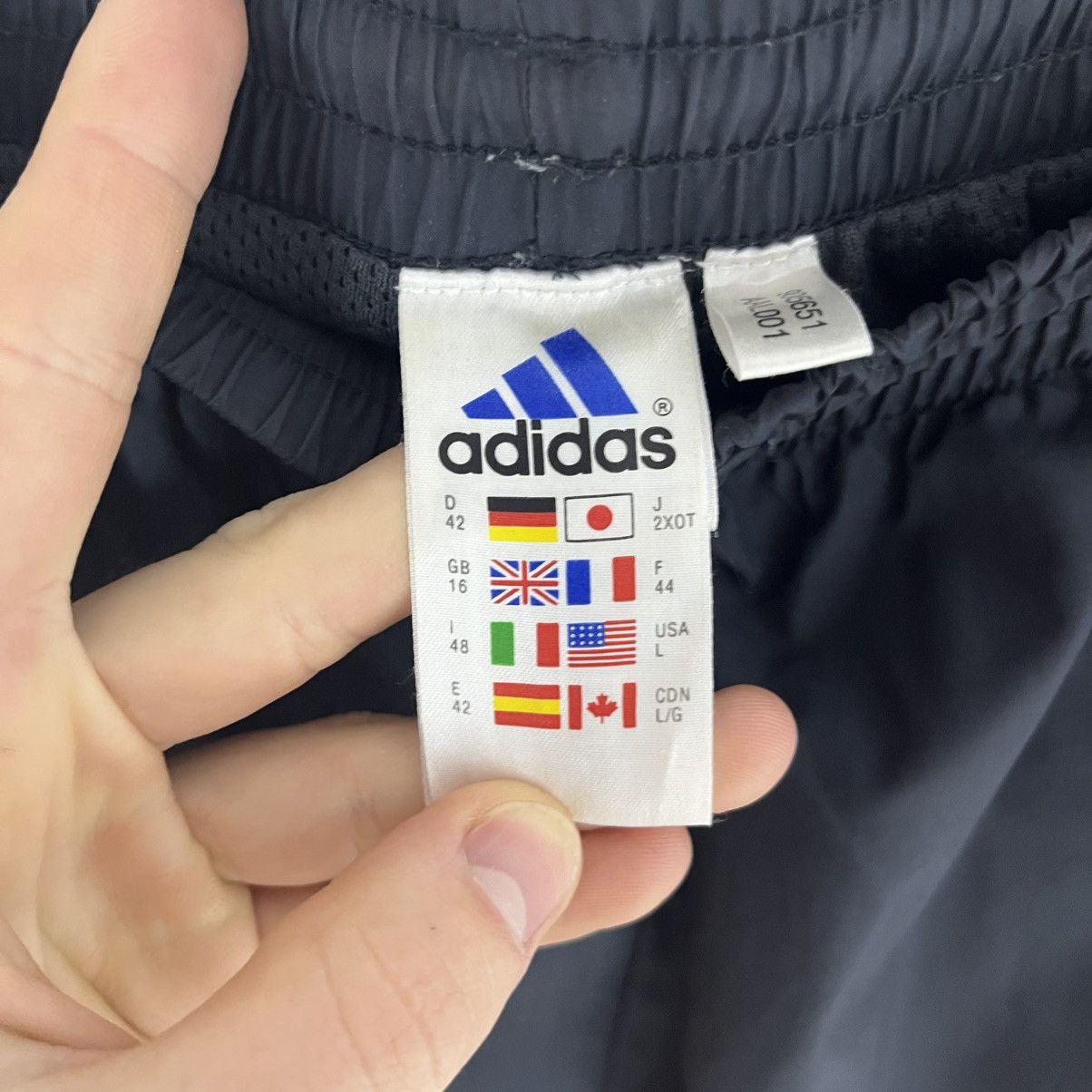 Adidas Vintage Adidas Nylon Track Pants Streetwear Y2K Size US 34 / EU 50 - 8 Thumbnail
