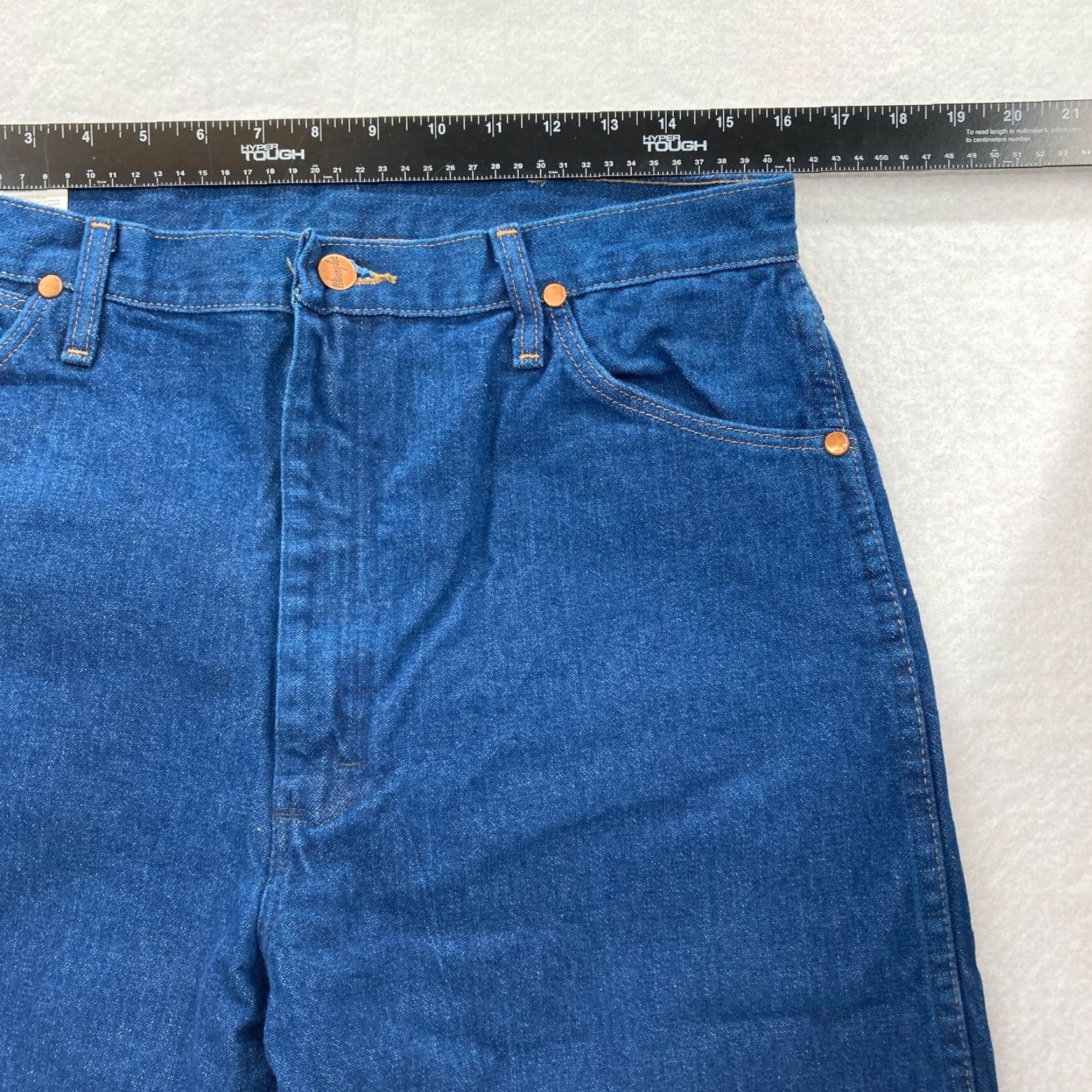 Wrangler Wrangler Cowboy Cut Jeans Women's 15x32 Slim Fit Dark Wash Blue Denim 14MWZ NWT Jeans Women Slim Dark Wash Blue Wrangler Cowboy Cut 14MWZ NWT Size 36" / US 14 / IT 50 - 6 Thumbnail