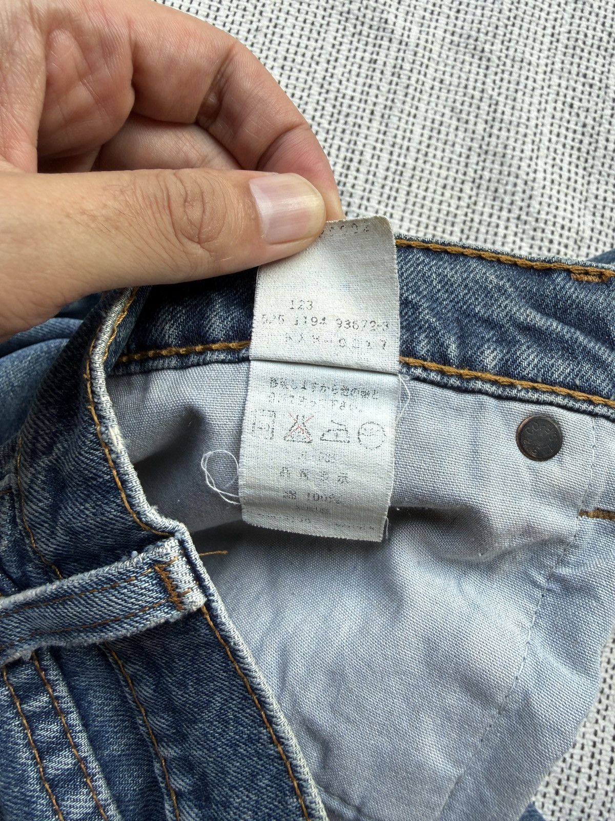 Levi's Vintage Clothing Vintage Levi’s 519 Jeans Made in USA Size US 32 / EU 48 - 13 Thumbnail