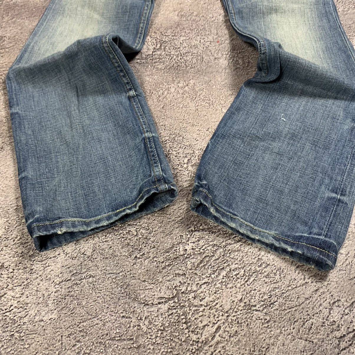 Vintage Vintage 90s Levi's Faded Distressed Baggy Jeans Grunge 28 Size US 28 / EU 44 - 4 Thumbnail