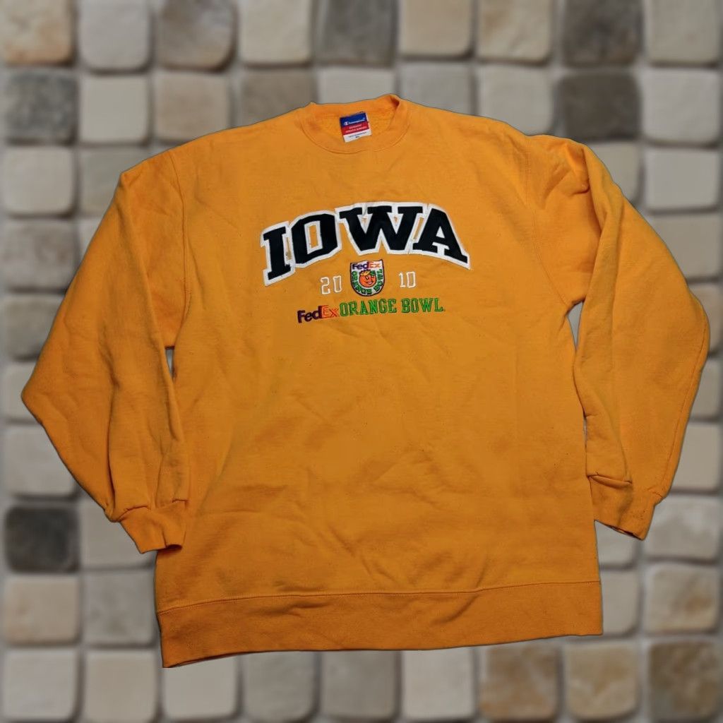 Champion VINTAGE Champion Sweatshirt XL Yellow Iowa Hawkeyes 2010 FedEx Orange Bowl Embroidered Logo Size US XL / EU 56 / 4 - 1 Thumbnail
