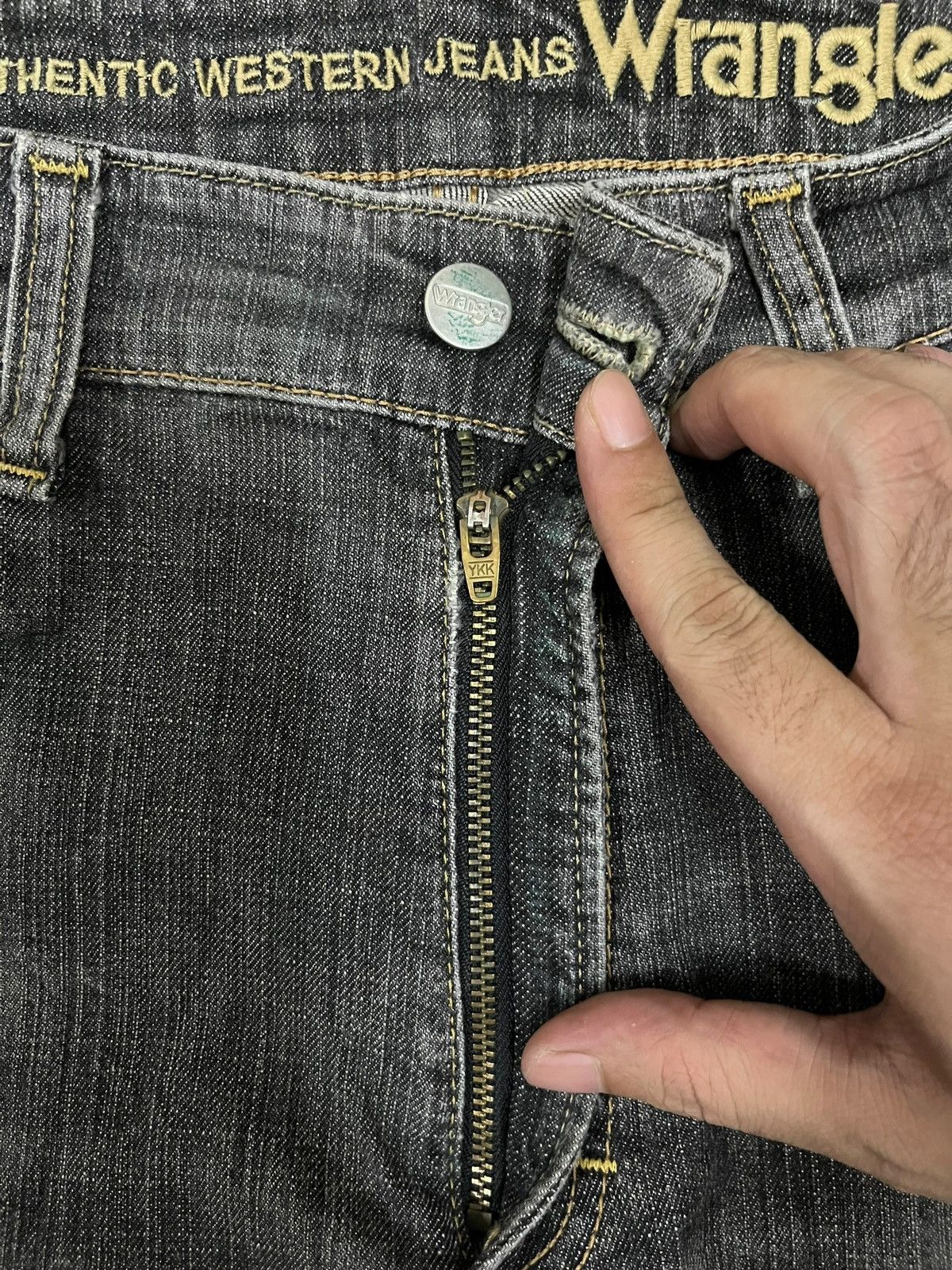 Wrangler Vintage Wrangler Fade Rip Distressed Loose Style Jeans 32x30 Size US 32 / EU 48 - 3 Thumbnail