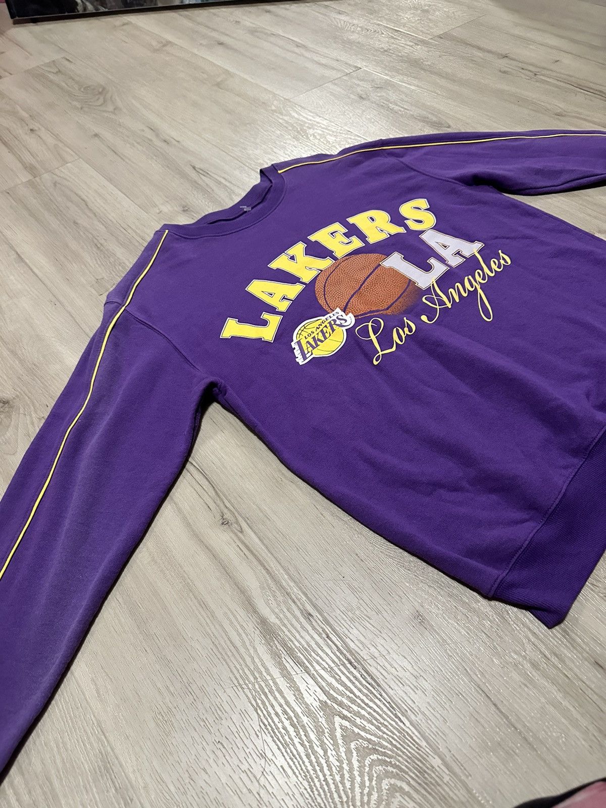 NBA NBA Los Angeles Lakers purple crewneck sweatshirt Size M Size US M / EU 48-50 / 2 - 4 Thumbnail