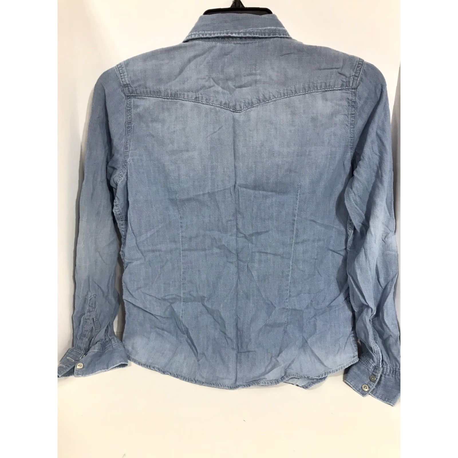 Gap Vintage Gap 1969 Denim Shirt Women’s Size L Blue Casual Button-Up Long Sleeve Size L / US 10 / IT 46 - 3 Thumbnail