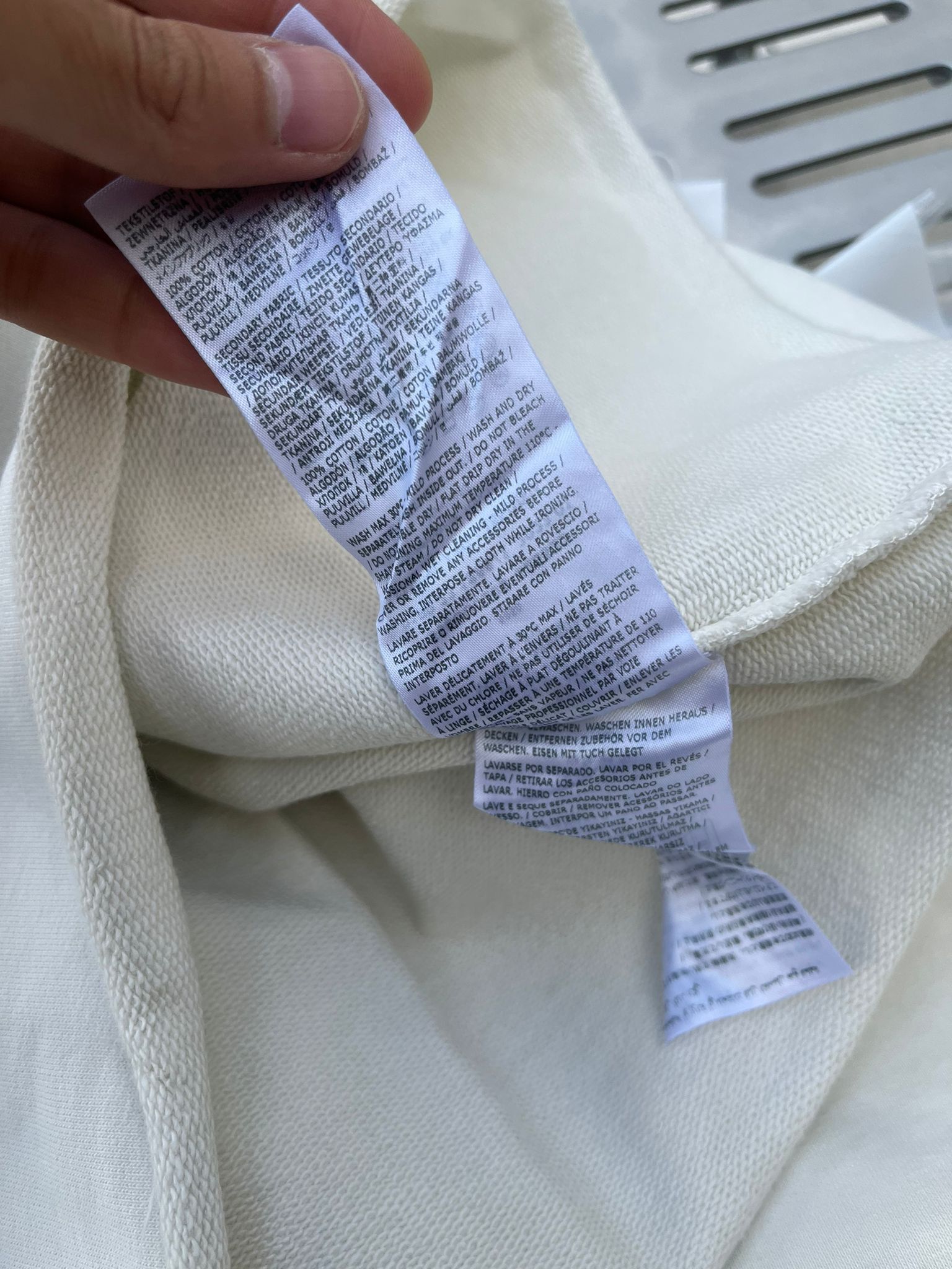Maison Margiela Logo Embroidered Hoodie in White Size US XL / EU 56 / 4 - 13 Thumbnail