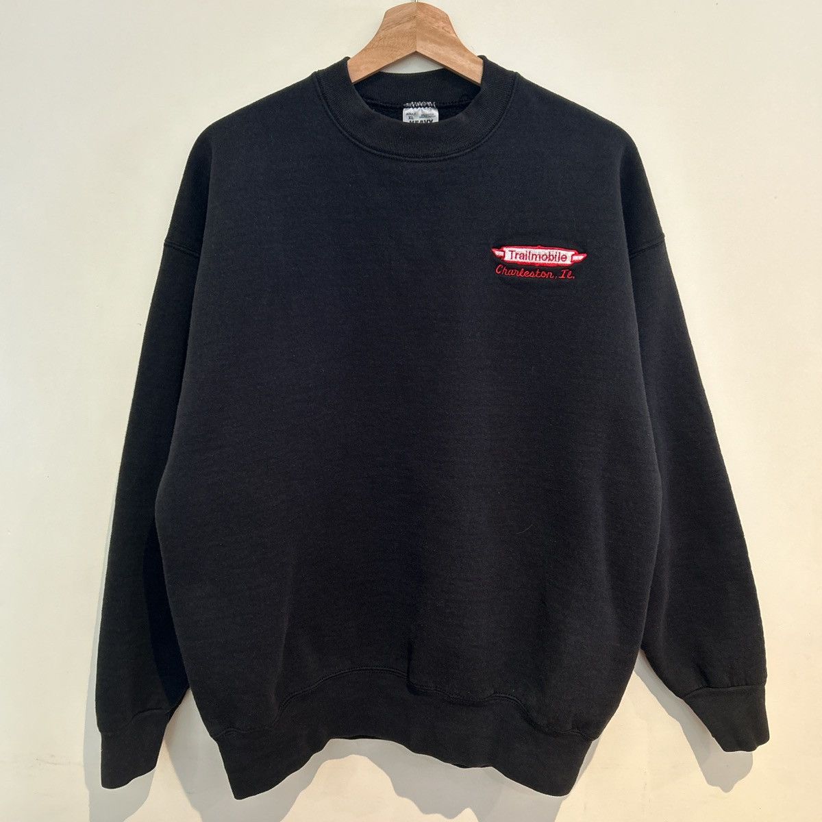 Fruit Of The Loom Vintage 90s Fruit Of The Loom Heavy Embroidered Crewneck Size US XL / EU 56 / 4 - 1 Thumbnail