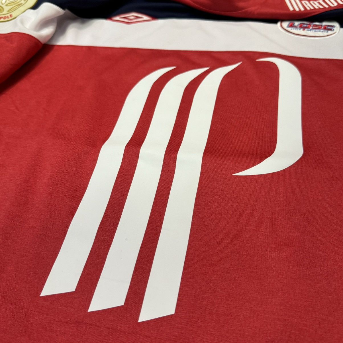 Umbro Lille 11/12 home shirt #10 Hazard Size US L / EU 52-54 / 3 - 10 Thumbnail