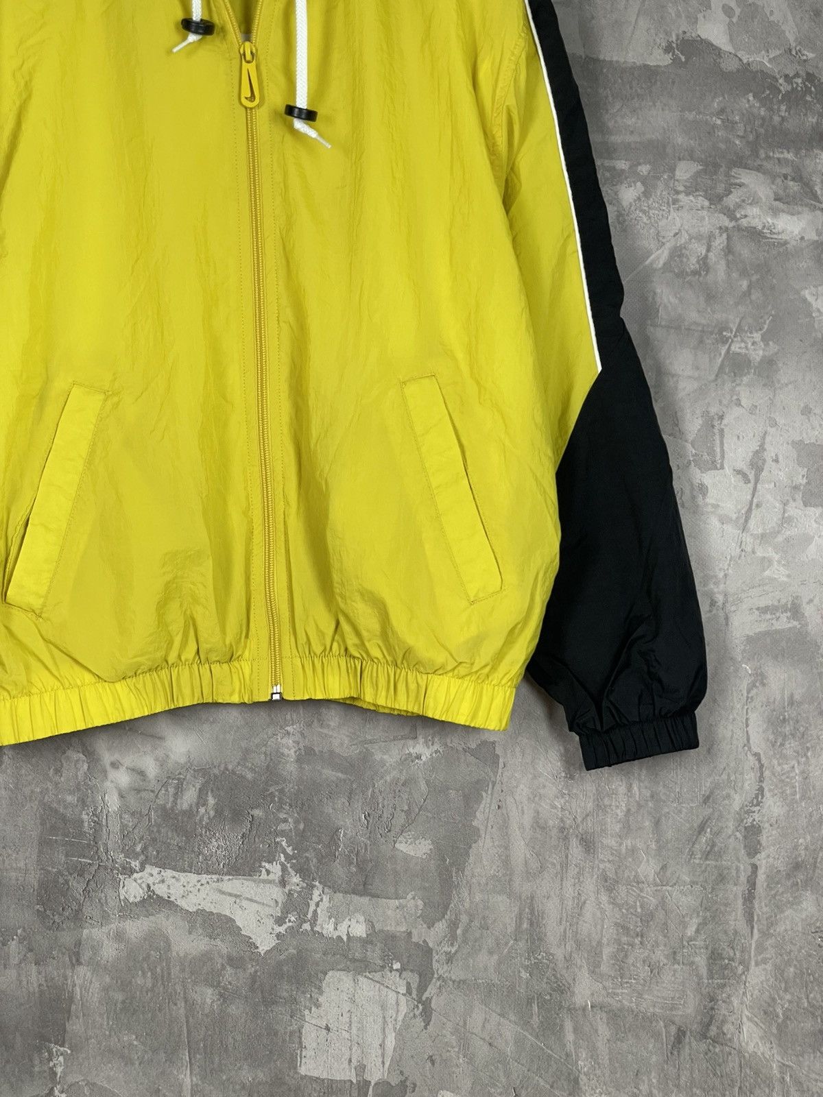 Nike × Vintage Nike Vintage Nylon Track Jacket Windbreaker Big Nike Logo Size US S / EU 44-46 / 1 - 6 Thumbnail