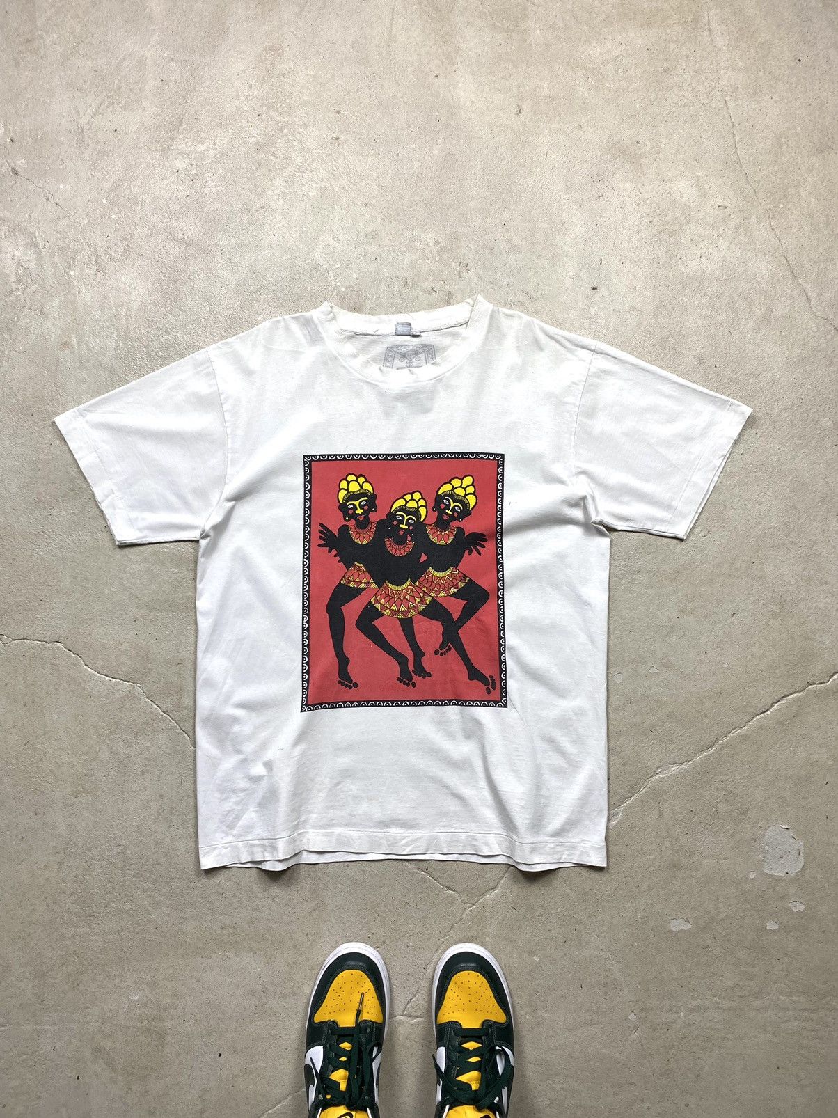 Vintage Vintage 90’s Abstract Art Bali T Shirt Surf Style Sexy Girls Size US L / EU 52-54 / 3 - 1 Thumbnail