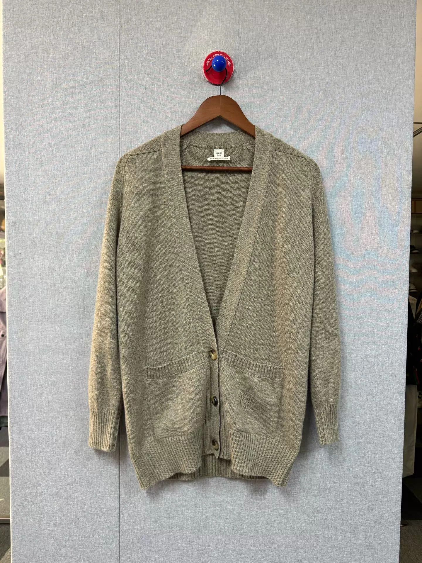 Hermes Hermes Gray Cashmere Cardigan Size 36 Like New Size XS / US 0-2 / IT 36-38 - 1 Thumbnail