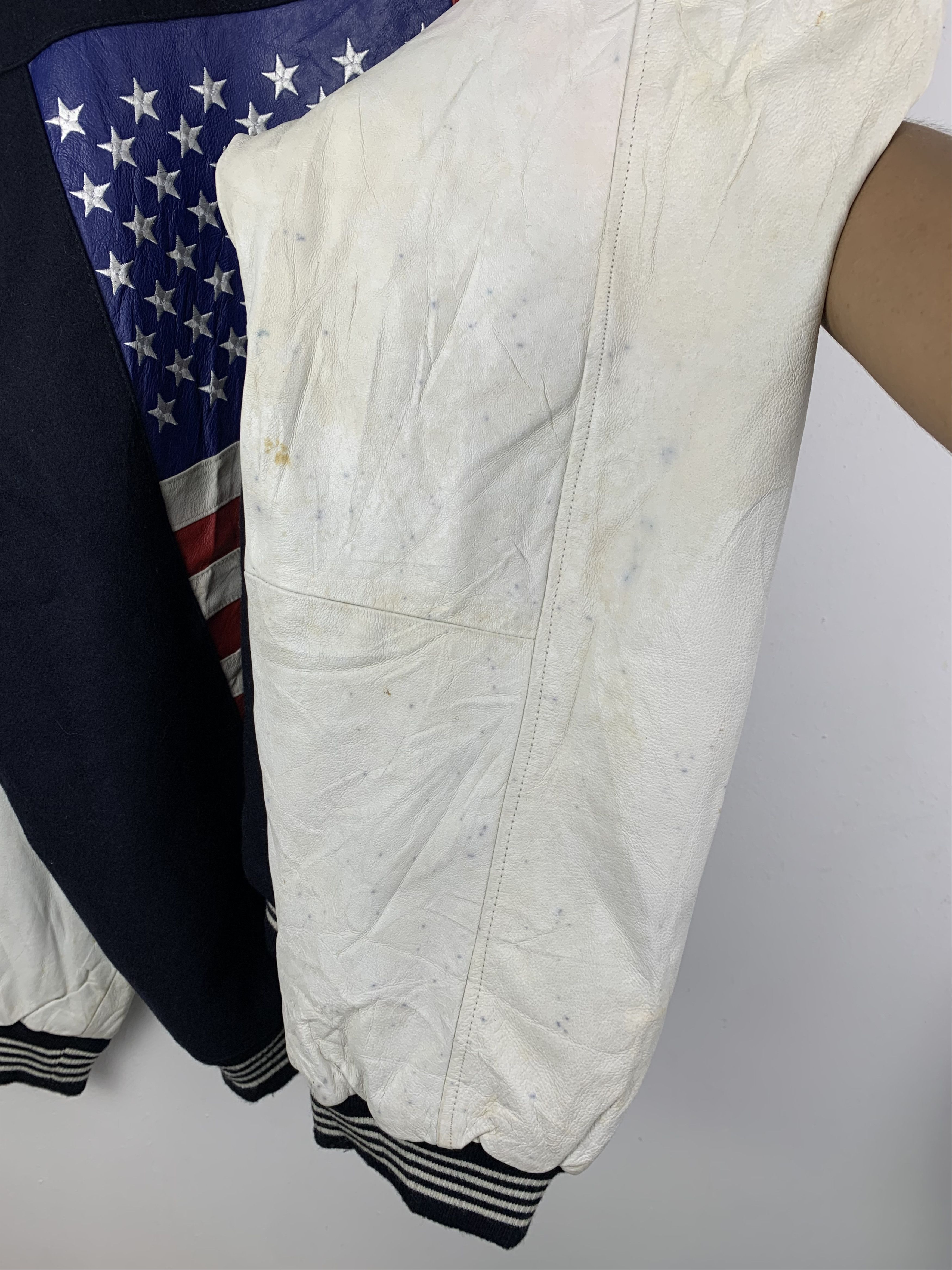 Vintage Vintage American Flag Sleeve Leather Varsity Jacket V0528 Size US XXL / EU 58 / 5 - 17 Thumbnail