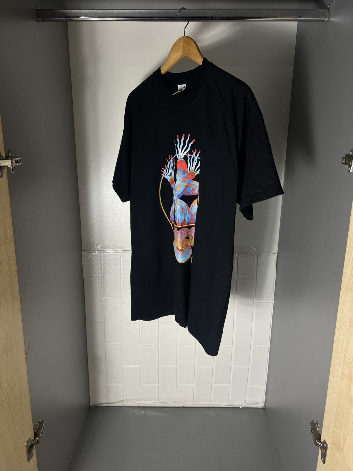 Band Tees VINTAGE ROGER DEAN & YES TOUR ROCK T-SHIRT METAL RETRO 90s Size US XL / EU 56 / 4 - 5 Thumbnail