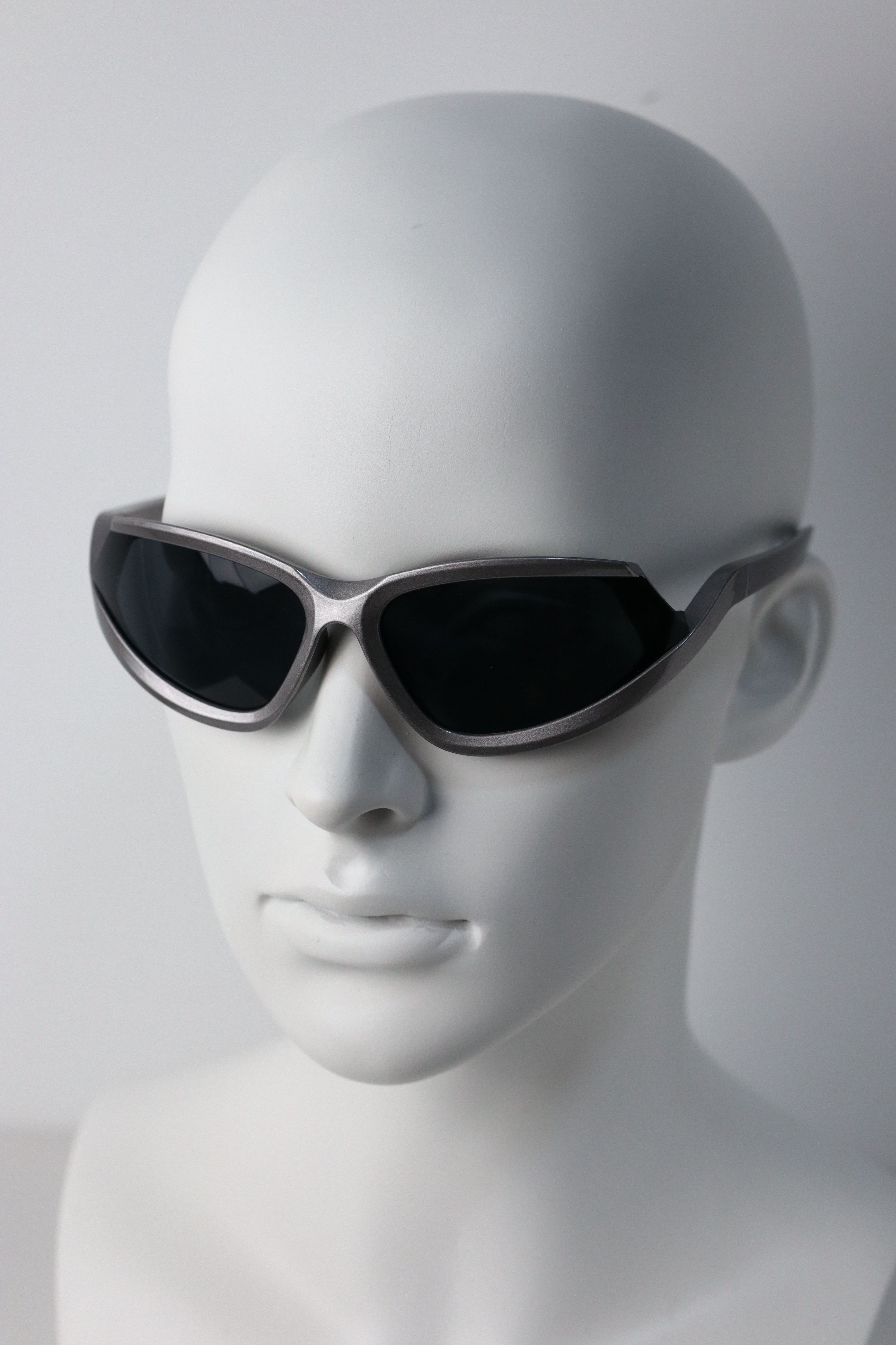 Japanese Brand Y2k Avant Garde Futuristic Gunmetal Gray Sunglasses OS Size ONE SIZE - 5 Thumbnail