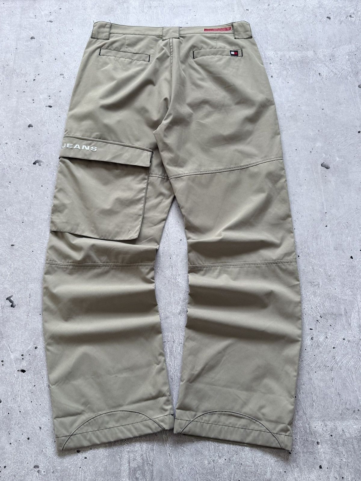 Tommy Hilfiger Vintage 90s Tommy Hilfiger Baggy Cargo Pants Size US 36 / EU 52 - 1 Thumbnail