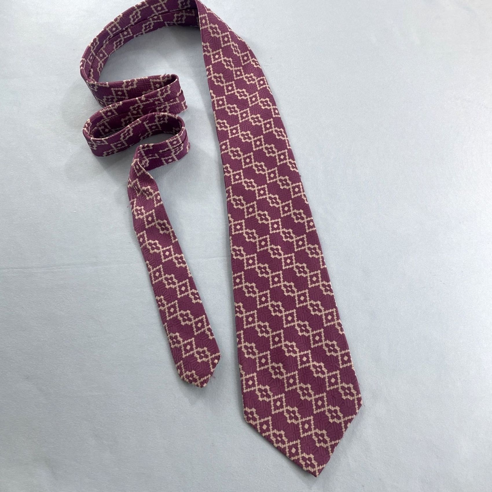 Vintage Vtg 1970s Extra Wide 4.5" Kipper Tie Woven Purple Lilac White Geometric 4.5x58 Capsule Necktie Mens Tie Size ONE SIZE - 2 Thumbnail