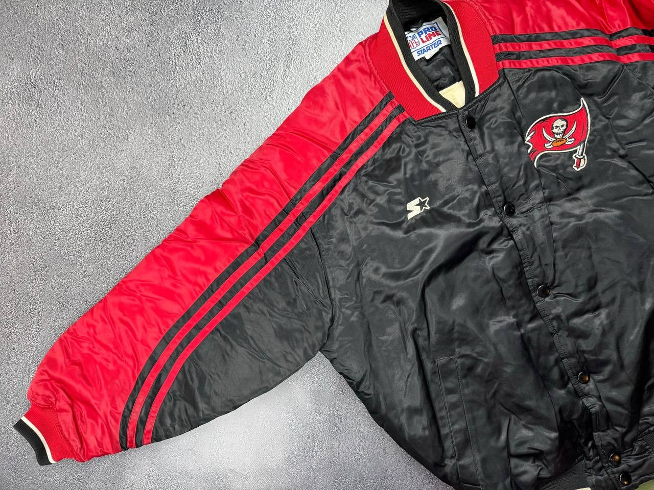 NFL NFL Pro Line Starter Buccaneers Jacket Vintage Bomber Size US L / EU 52-54 / 3 - 5 Thumbnail