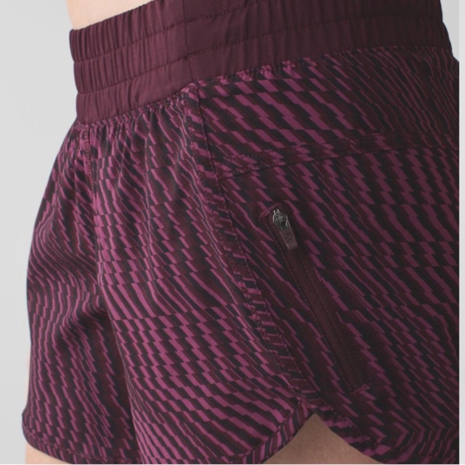 Lululemon Lululemon Tracker Short III Stretch Bordeaux Drama 4 EUC Size 24" / US 00 / IT 34 - 5 Thumbnail