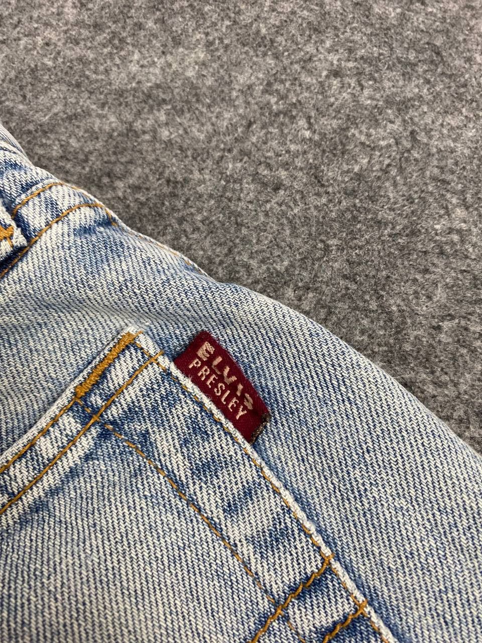 Japanese Brand elvis presley lightwash distressed denim nice design Size US 33 - 4 Thumbnail