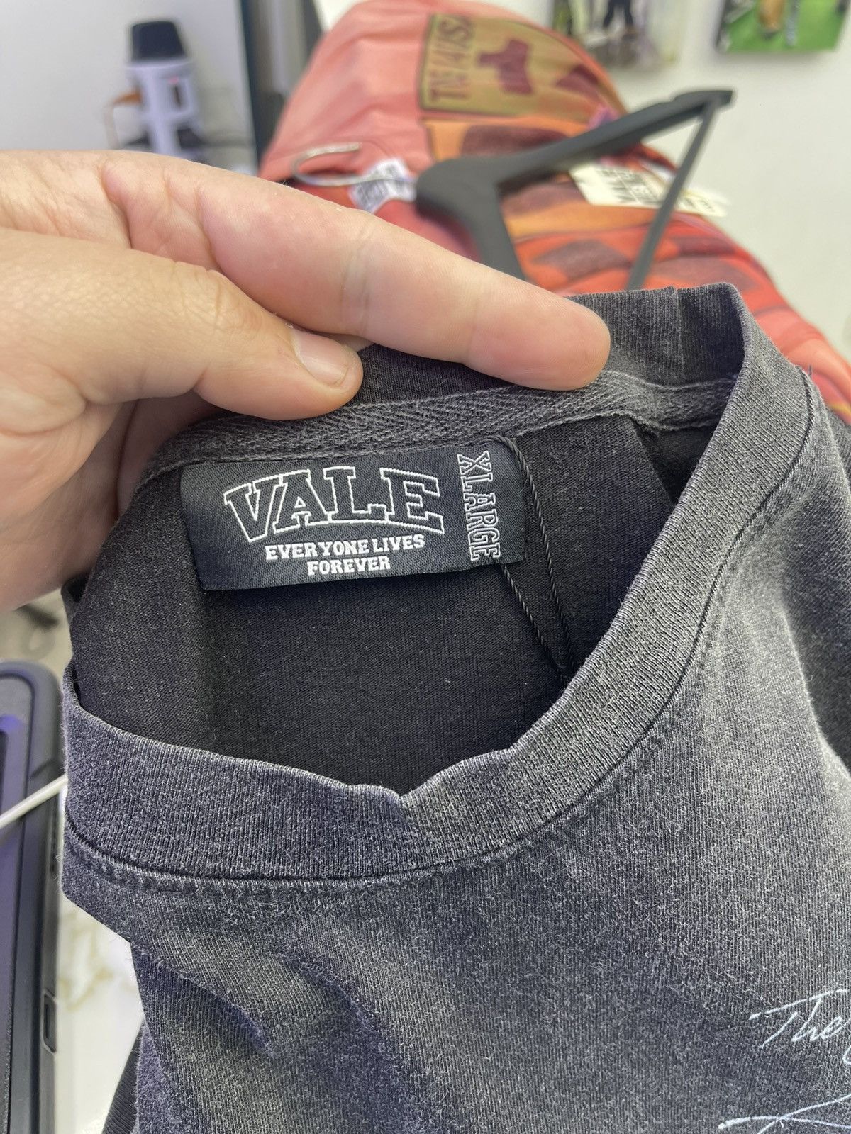 Vale Vale lives “Ali” Tee (black) Size US XL / EU 56 / 4 - 3 Thumbnail