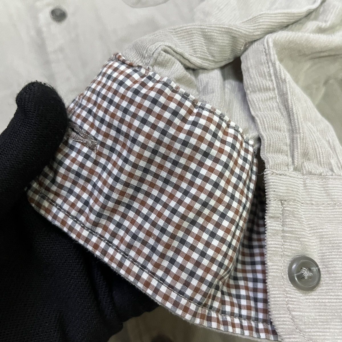 Uniqlo Uniqlo Light Corduroy Button Up Shirt Size US S / EU 44-46 / 1 - 5 Thumbnail