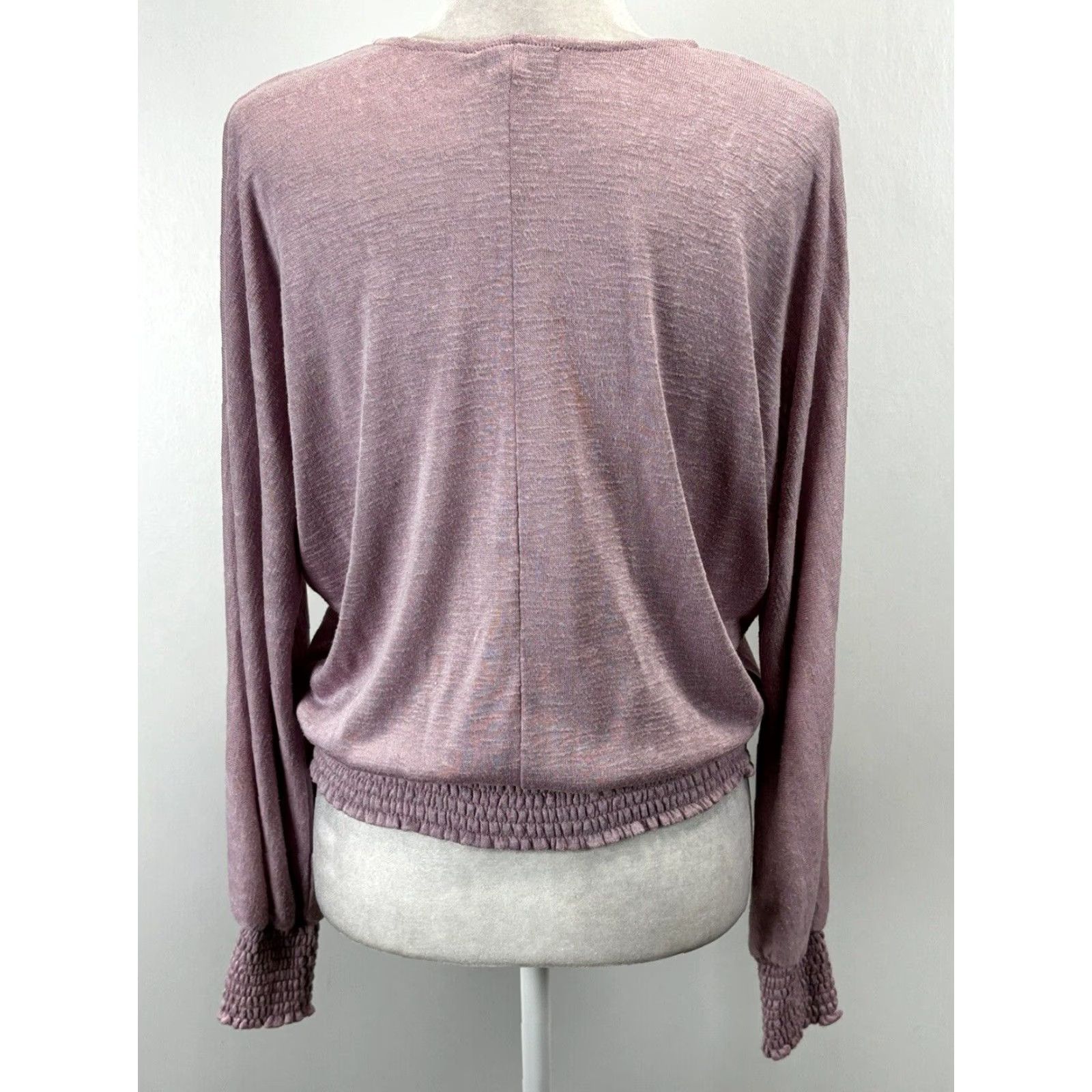 Vintage Evereve Lilac V-Neck Sweater XS Fine Knit Ruched Sleeves Womens Purple Pullover Size XS / US 0-2 / IT 36-38 - 3 Thumbnail