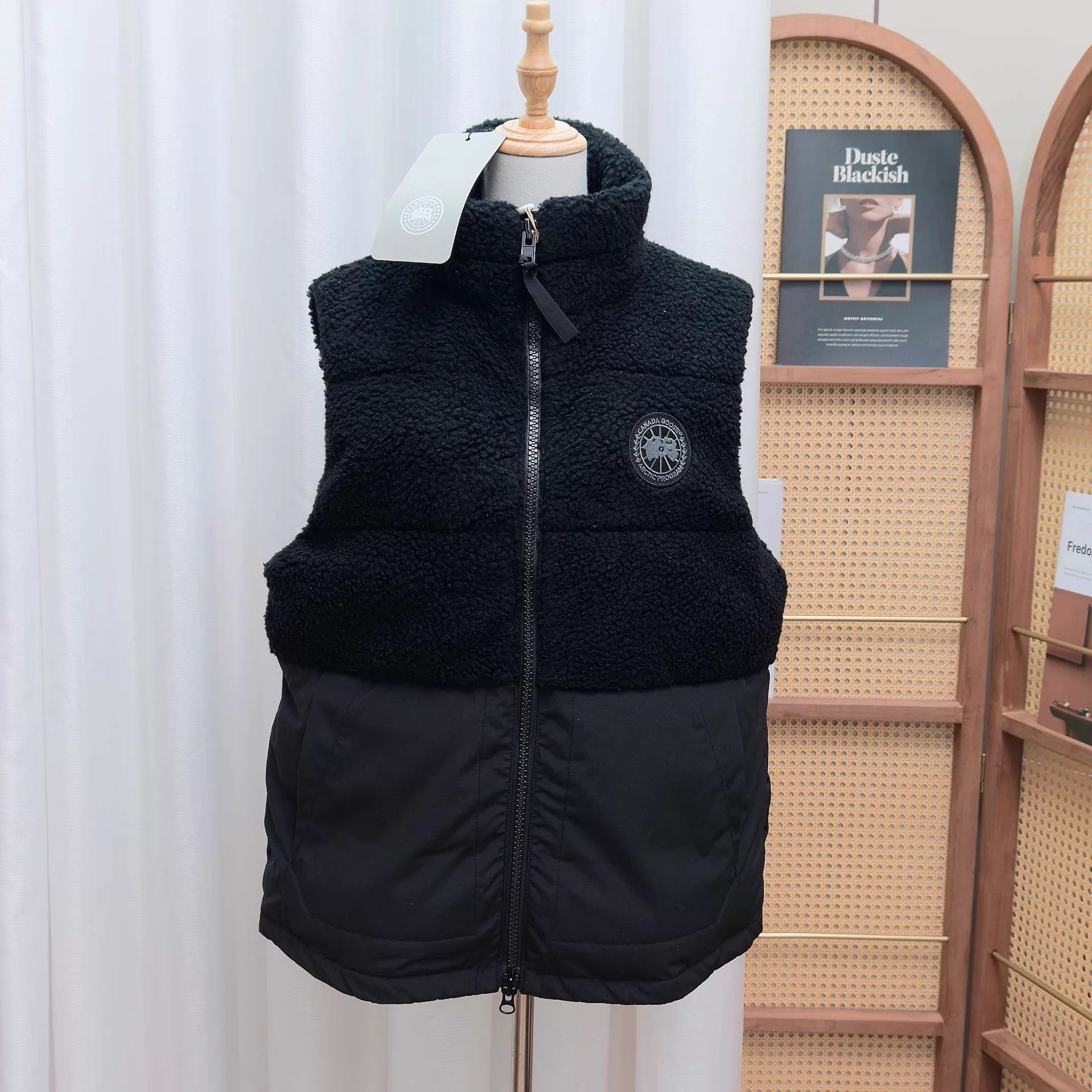 CANADA GOOSE Black Label Down Vest Used Size 170/96A