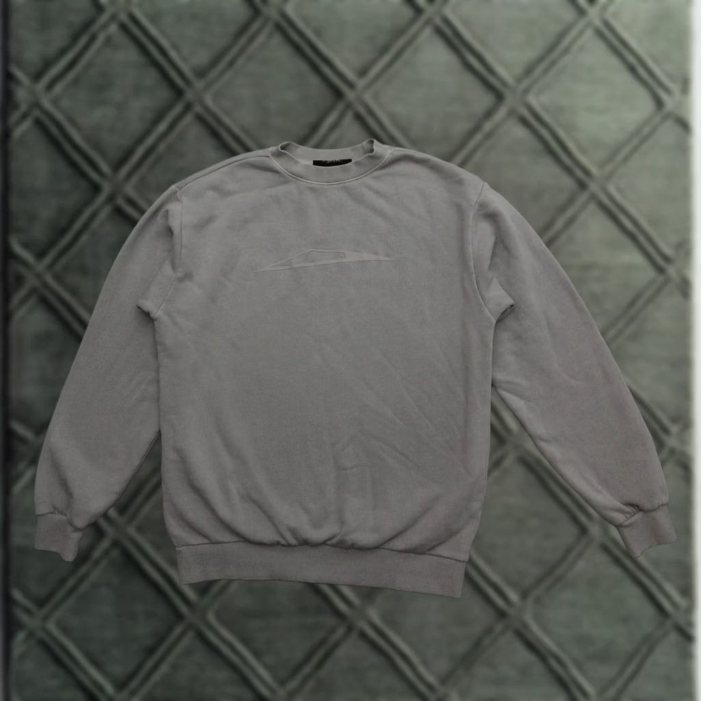 Vintage Tesla Sweatshirt Adult Medium Crewneck Pullover Blue (22X27) Size: Medium MEASUREMENTS ARE PROVIDED IN PICTURES Womens Mens Boys Girls Size US M / EU 48-50 / 2 - 1 Thumbnail
