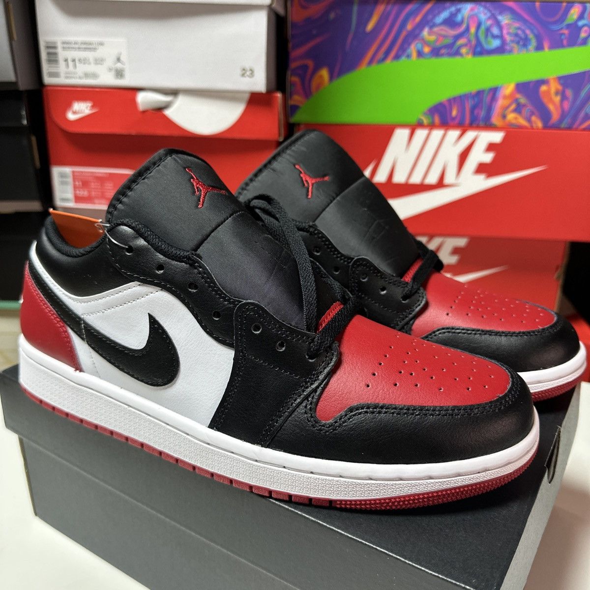 Nike New 553558-161 Mens Air Jordan Retro 1 Low Bred Toe 2.0 Size US 10 / EU 43 - 4 Thumbnail