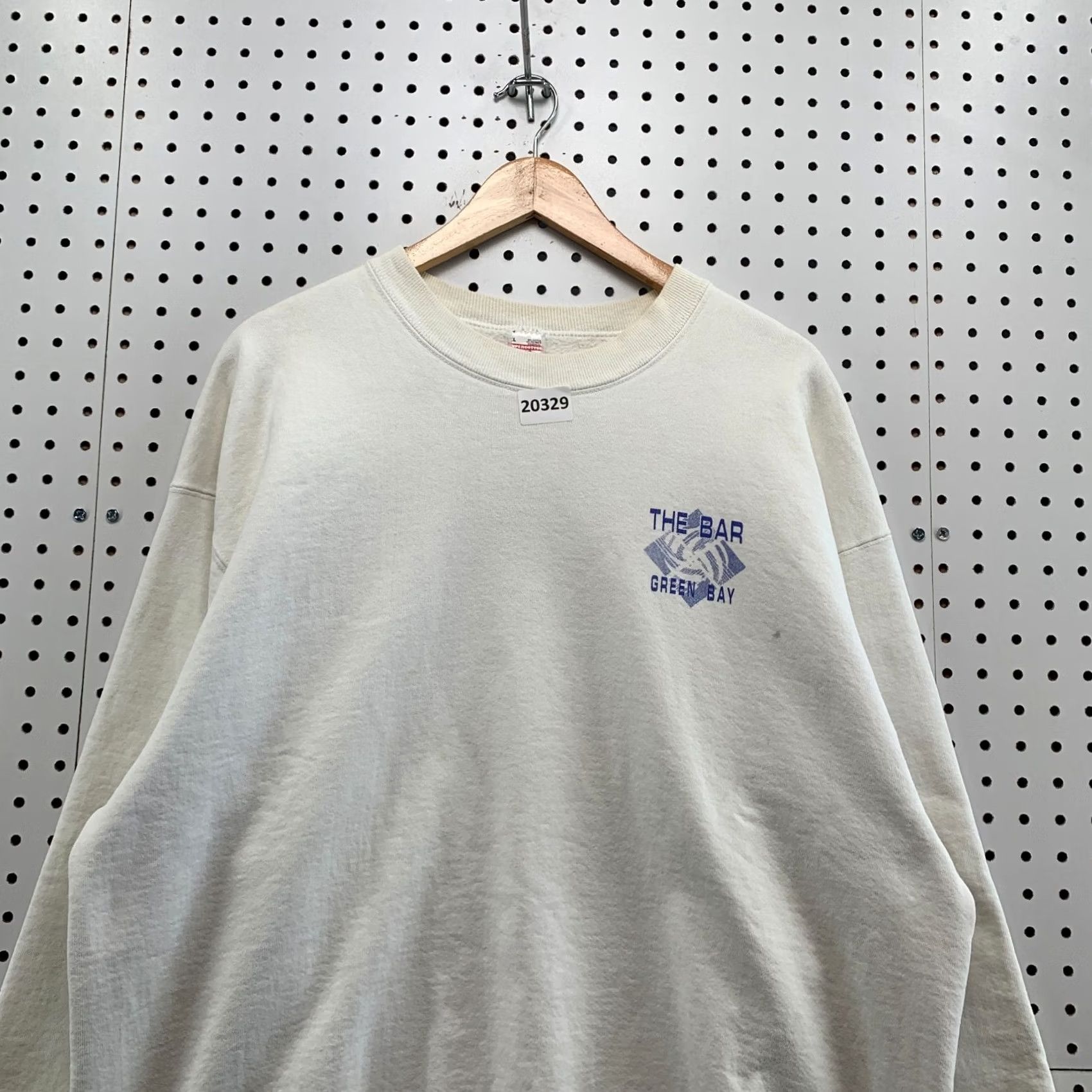 Fruit Of The Loom Vintage Green Bay The V BAR Crew Neck Sweatshirt Adult XL White Pullover - Free Shipping & Handling - 95% Fast Size US XL / EU 56 / 4 - 6 Thumbnail