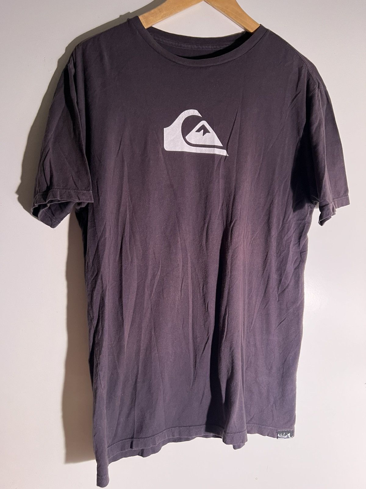 Vintage Y2K 2000’s VTG Vintage Quiksilver Streetwear Skater Goth Tee Size US S / EU 44-46 / 1 - 1 Thumbnail