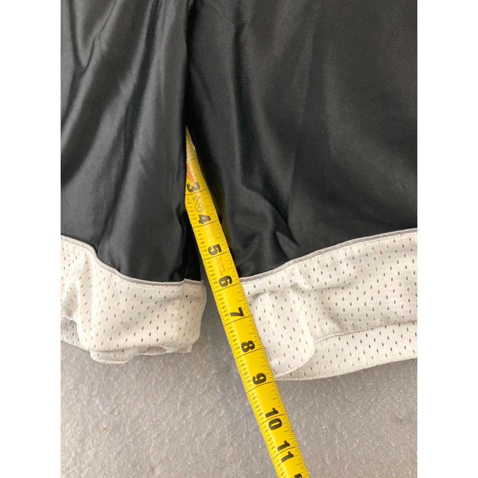 Nike Nike Mens Reversible Shorts Large Black White Drawstring Basketball Size US 33 - 5 Thumbnail
