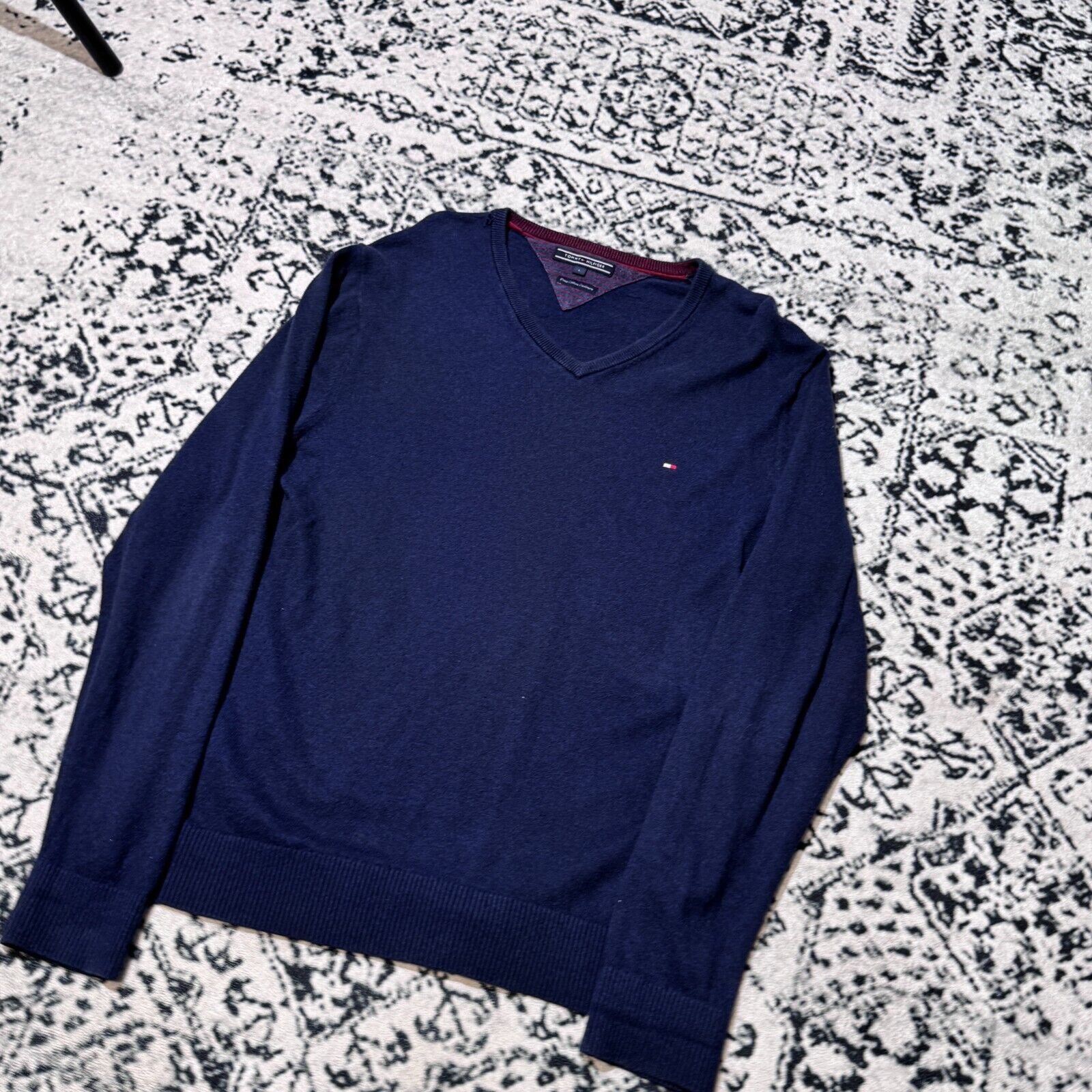 Tommy Hilfiger × Vintage Vintage Tommy Hilfiger Navy Blue Cotton Crewneck Size L Size US L / EU 52-54 / 3 - 8 Thumbnail