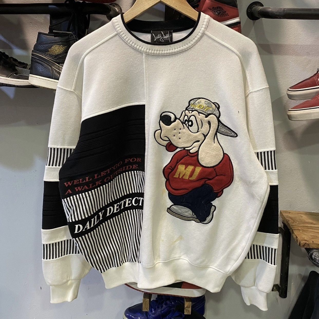 Japanese Brand RARE‼️Japanese Brand Daily Detect Rapper Dog Sweatshirt Size US L / EU 52-54 / 3 - 1 Thumbnail