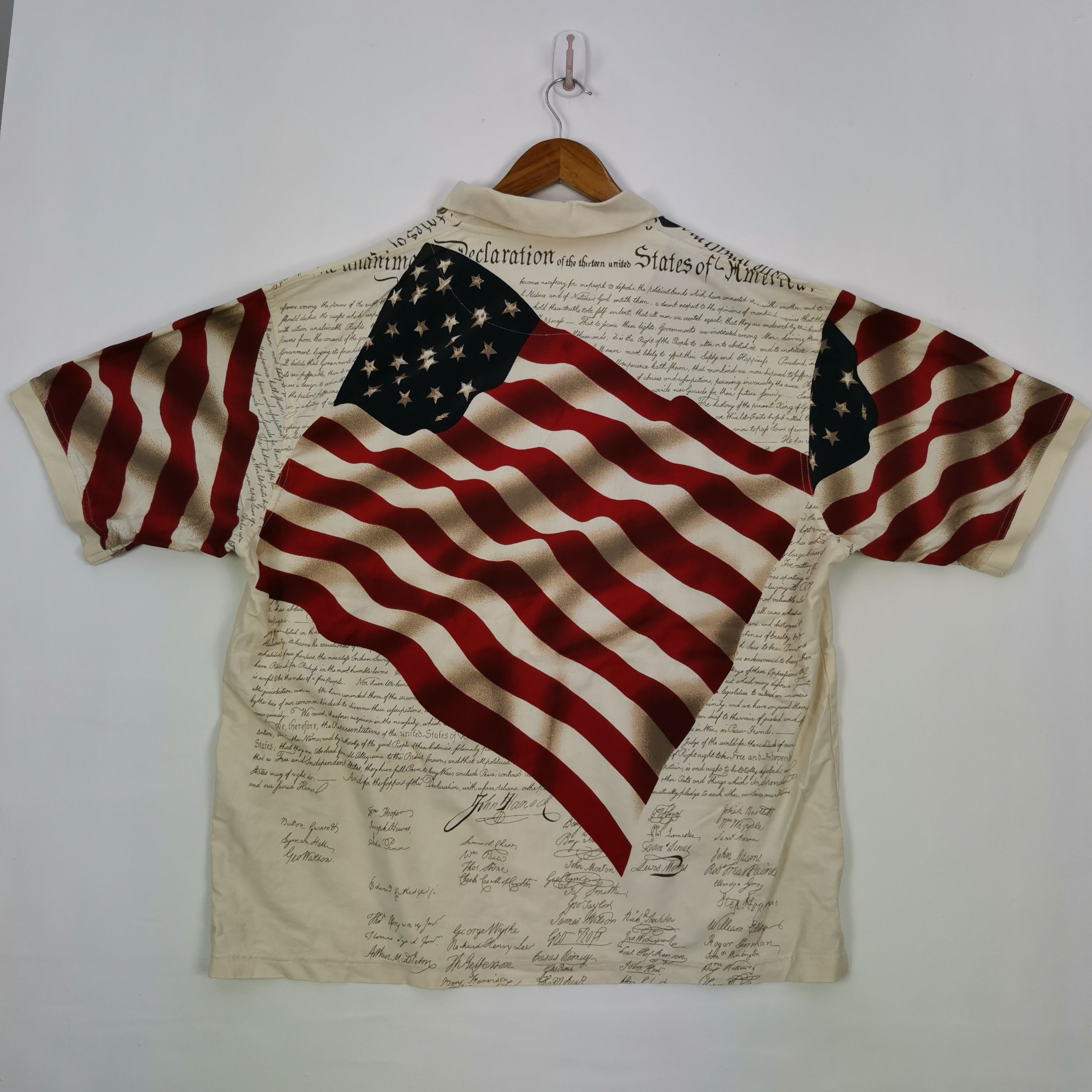 Vintage Vintage Paper American Flag T-Shirt Over Print | BS18853. Size US XL / EU 56 / 4 - 2 Thumbnail