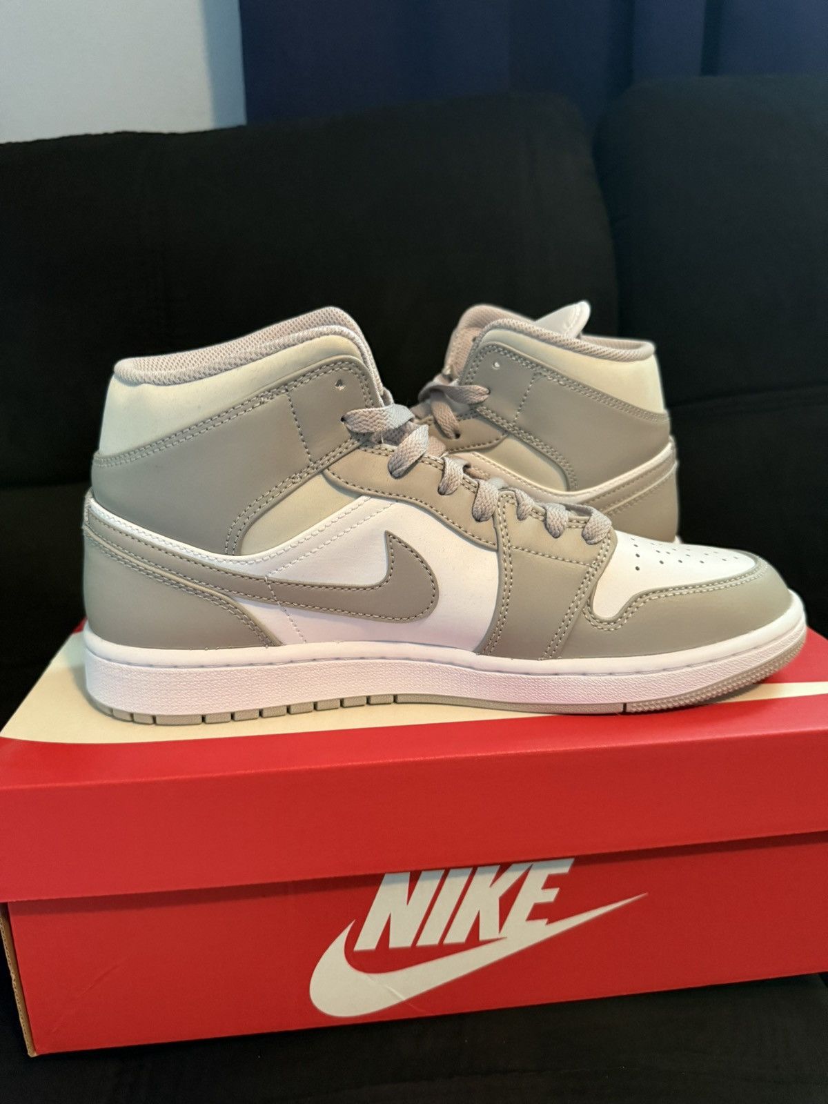Jordan Brand Jordan 1 Mid "Linen" Size US 9 / EU 42 - 10 Thumbnail