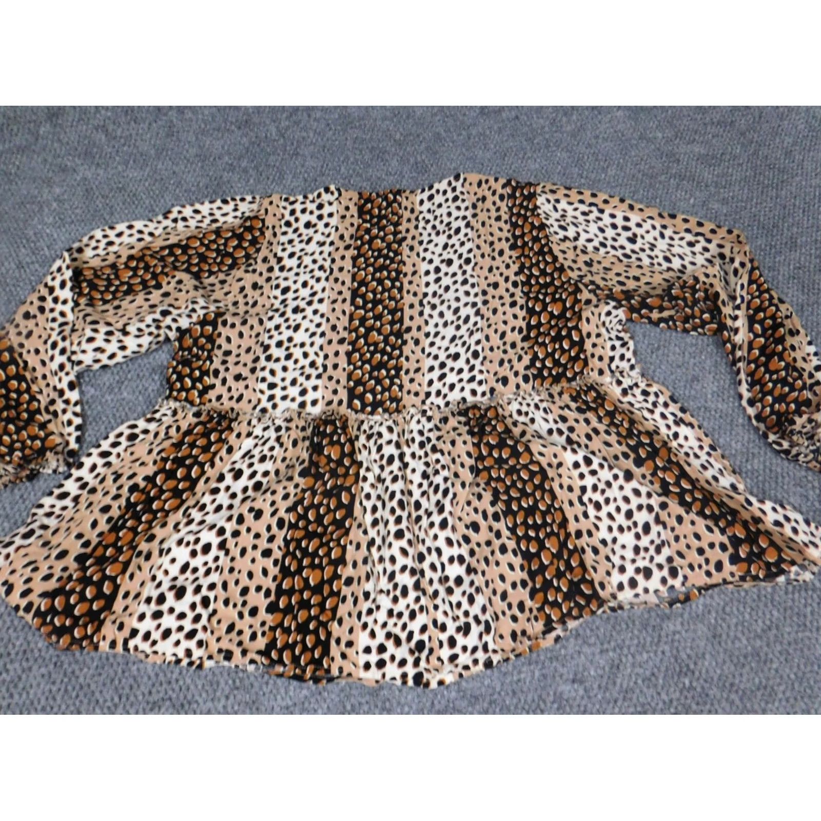 Vintage Andree By Unit Blouse Womens 1X Plus Pullover Animal Print Long Sleeve Collared Rayon Brown Regular Fit Cap Sleeve Button Stretch Casual Fashion Shirt Size XL / US 12-14 / IT 48-50 - 7 Thumbnail