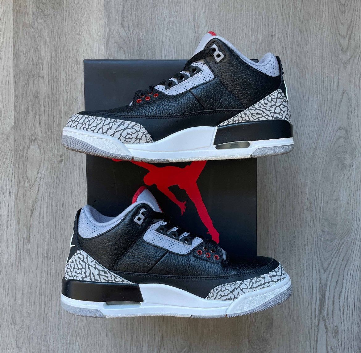 Jordan Brand Size 8.5 - Nike Air Jordan 3 Retro OG Black Cement 2018 VNDS Size US 8.5 / EU 41-42 - 2 Thumbnail