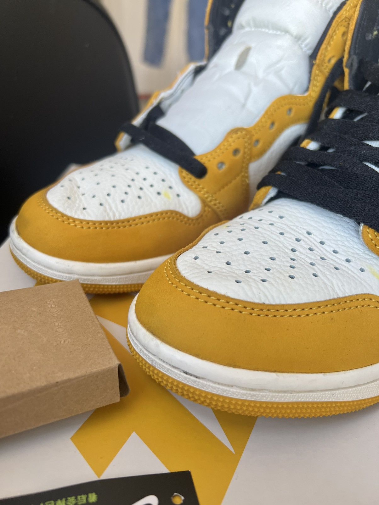 Jordan Brand × Nike Nike Air Jordan 1 High Retro OG Size US 7.5 / EU 40-41 - 4 Thumbnail