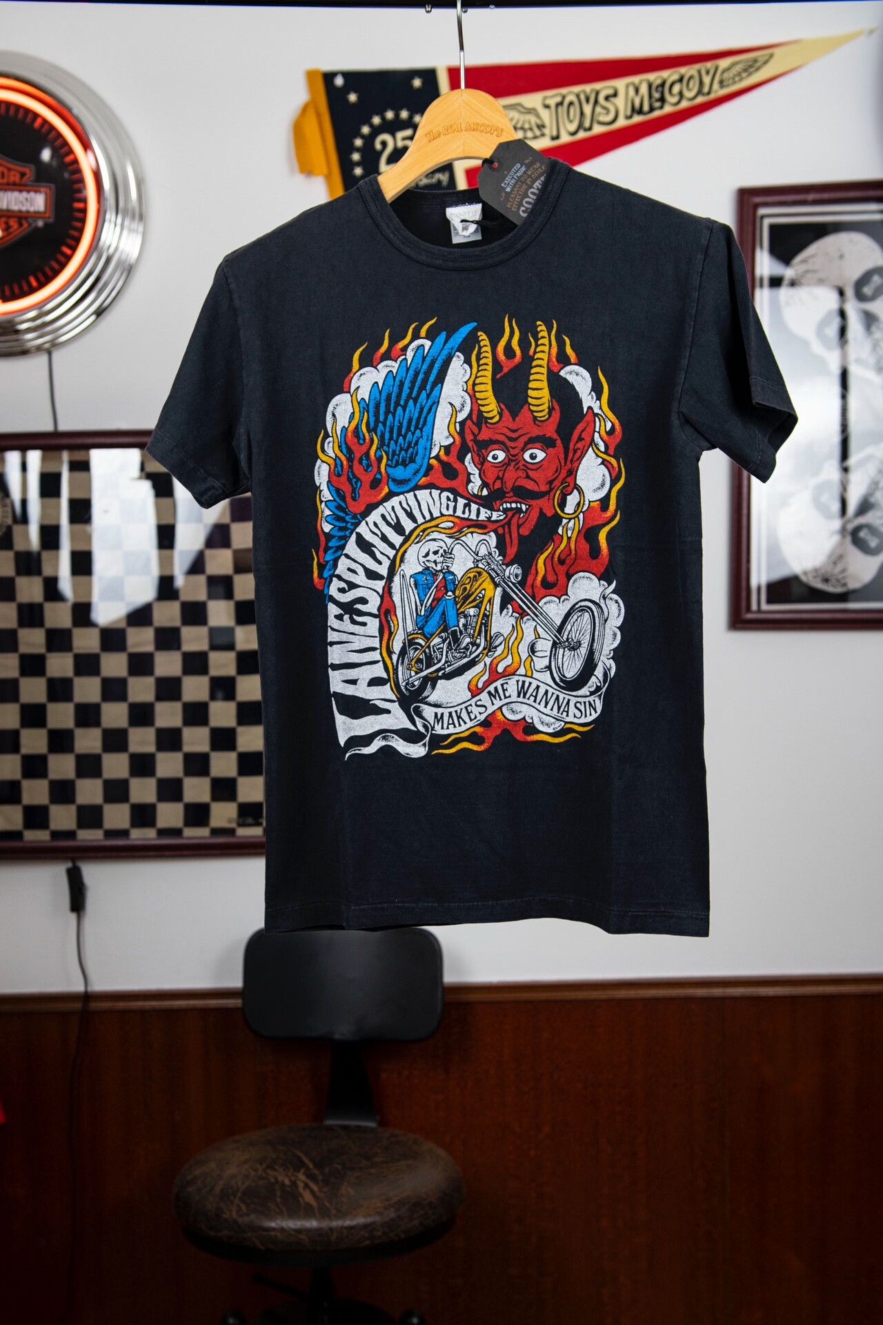 Japanese Brand Black Graphic T-Shirt with Quote Size US S / EU 44-46 / 1 - 1 Thumbnail