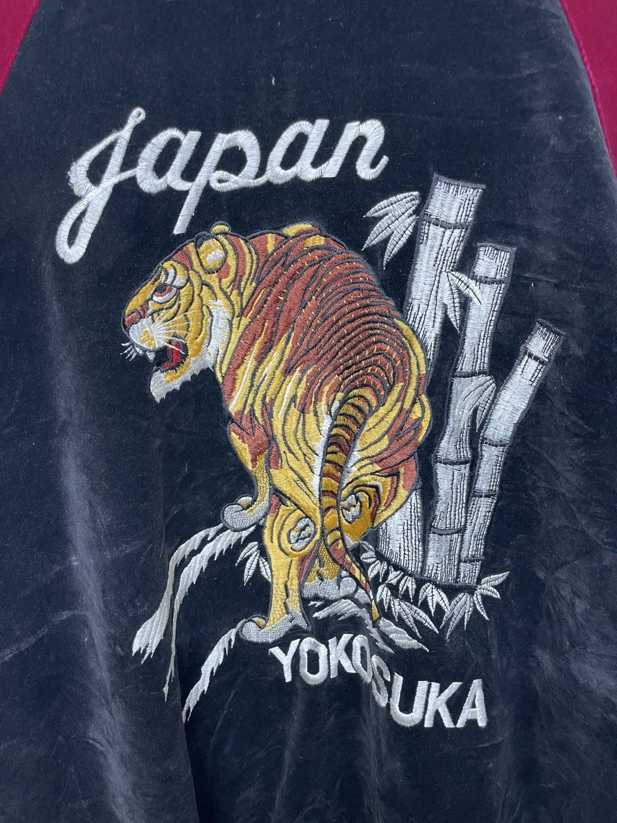 Velvet Vintage Souvenir Japan Yokosuka Embroidered Velvet Jacket Size US L / EU 52-54 / 3 - 9 Thumbnail