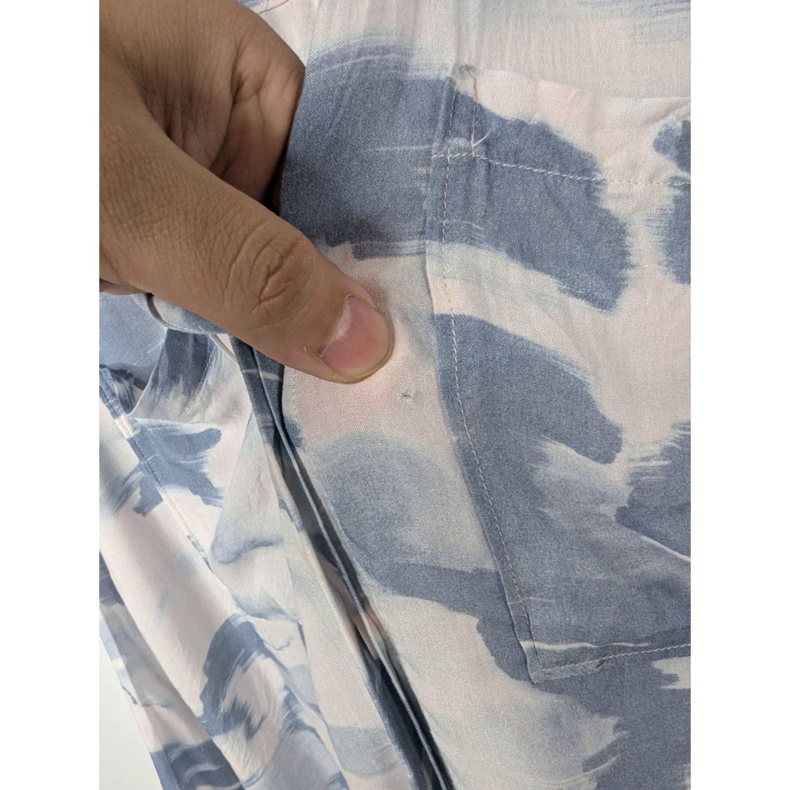 Anthropologie Cloth & Stone Anthropologie Blue Watercolor Button-Up Shirt Small Women V-Neck Tunic Size S / US 4 / IT 40 - 3 Thumbnail