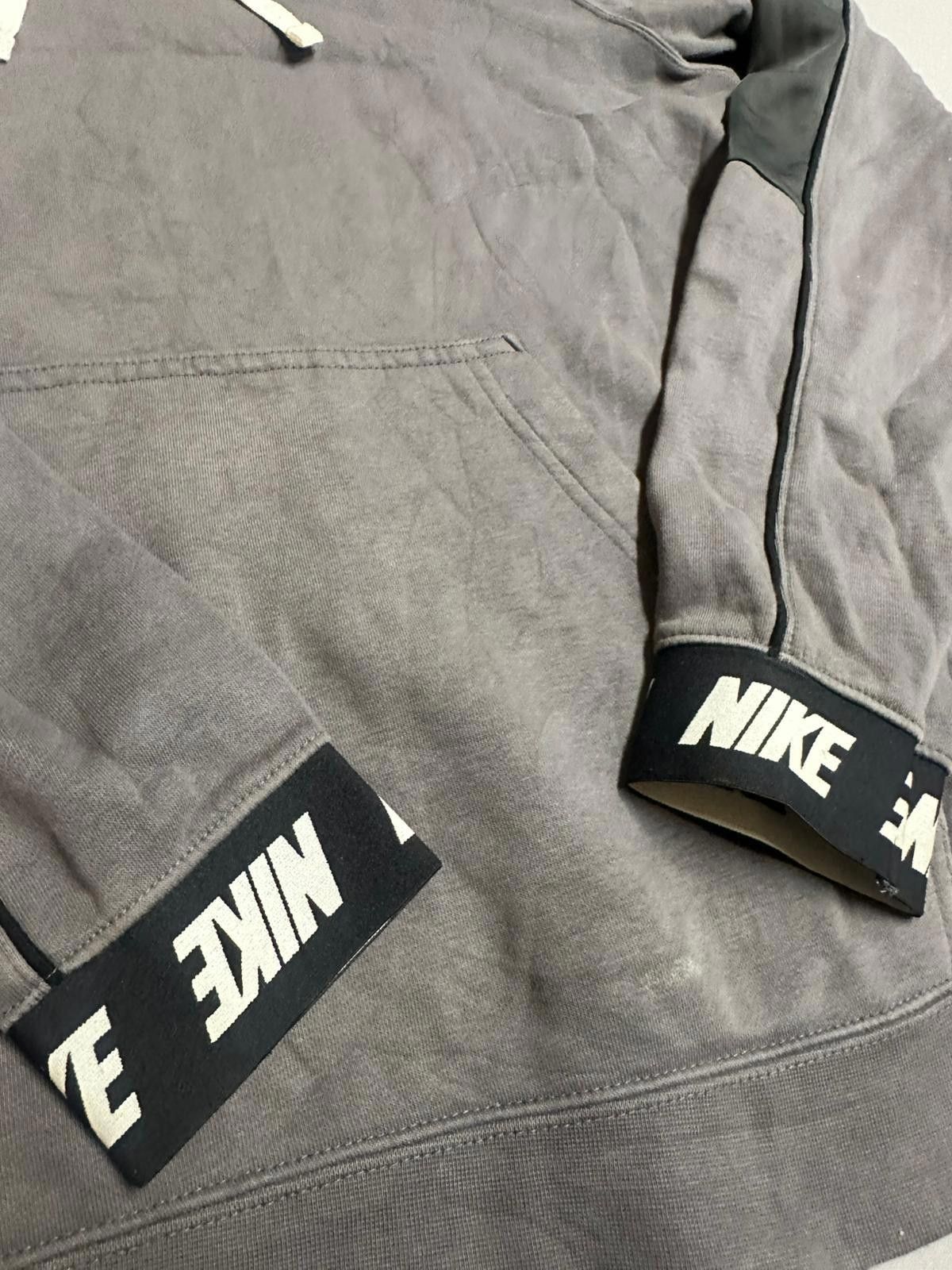Nike Nike Grey Pullover Hoodie with Black Accents Size US S / EU 44-46 / 1 - 4 Thumbnail