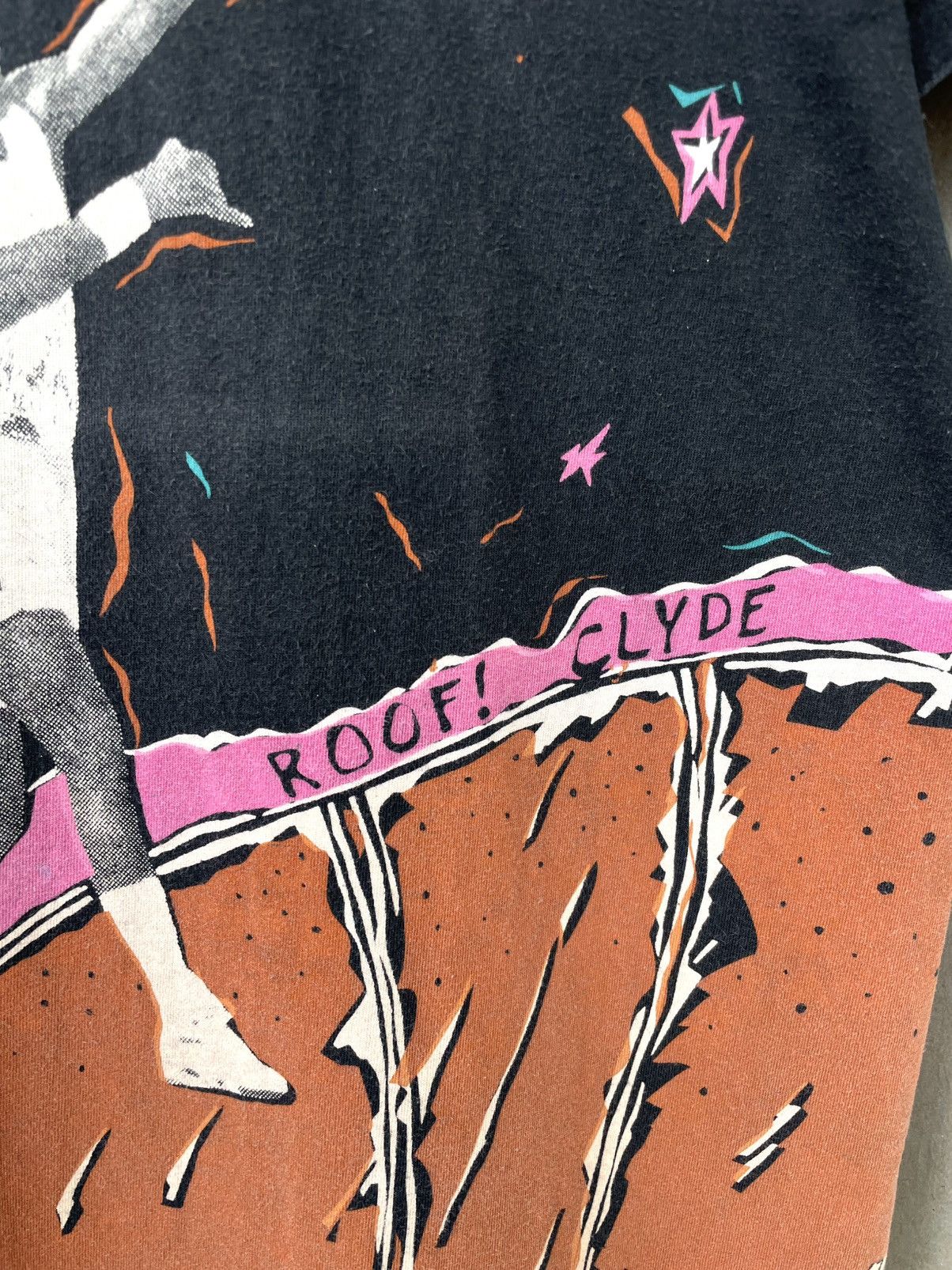 Vintage Vintage 90s Clyde Drexler Basketball NBA Over Print T-Shirt Size US XL / EU 56 / 4 - 11 Thumbnail