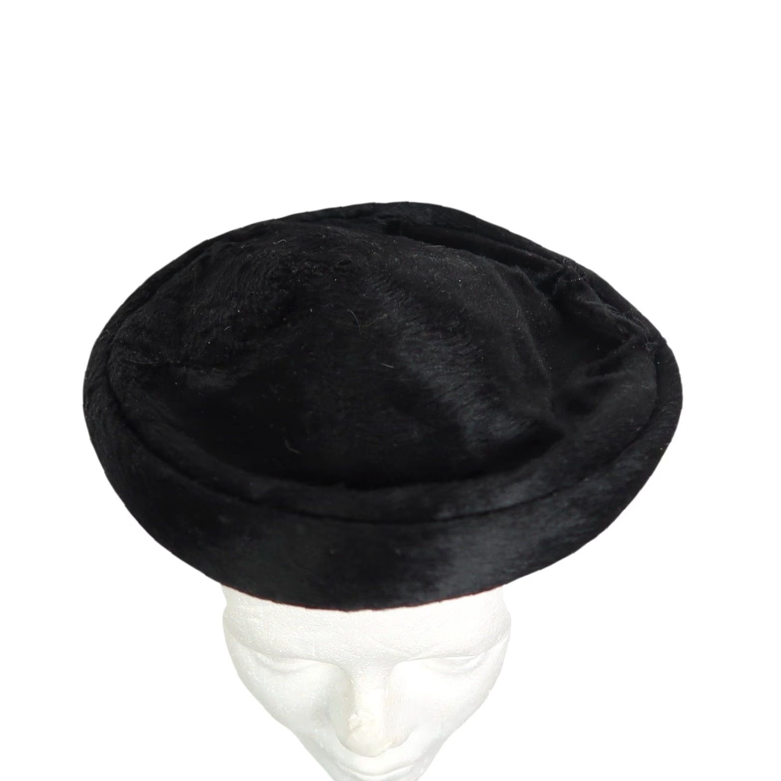 Velvet VINTAGE 60s Black Faux Fur Velvet Beret Hat w/ Chin Strap Beret Women One Size Black 60s Party Cocktail Cap Womens Size ONE SIZE - 4 Thumbnail