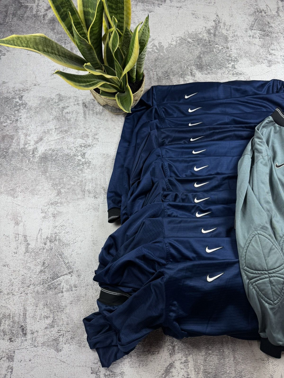 Nike Nike Team Soccer Kit Full Set 13 Goalkeeper Jerseys Long Sleeve Football Jerseys Size US L / EU 52-54 / 3 - 4 Thumbnail