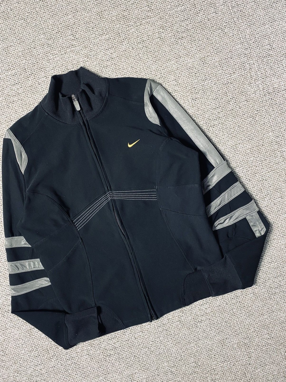 Nike Rare Y2k Nike Drifit Track Jacket Size US S / EU 44-46 / 1 - 7 Thumbnail