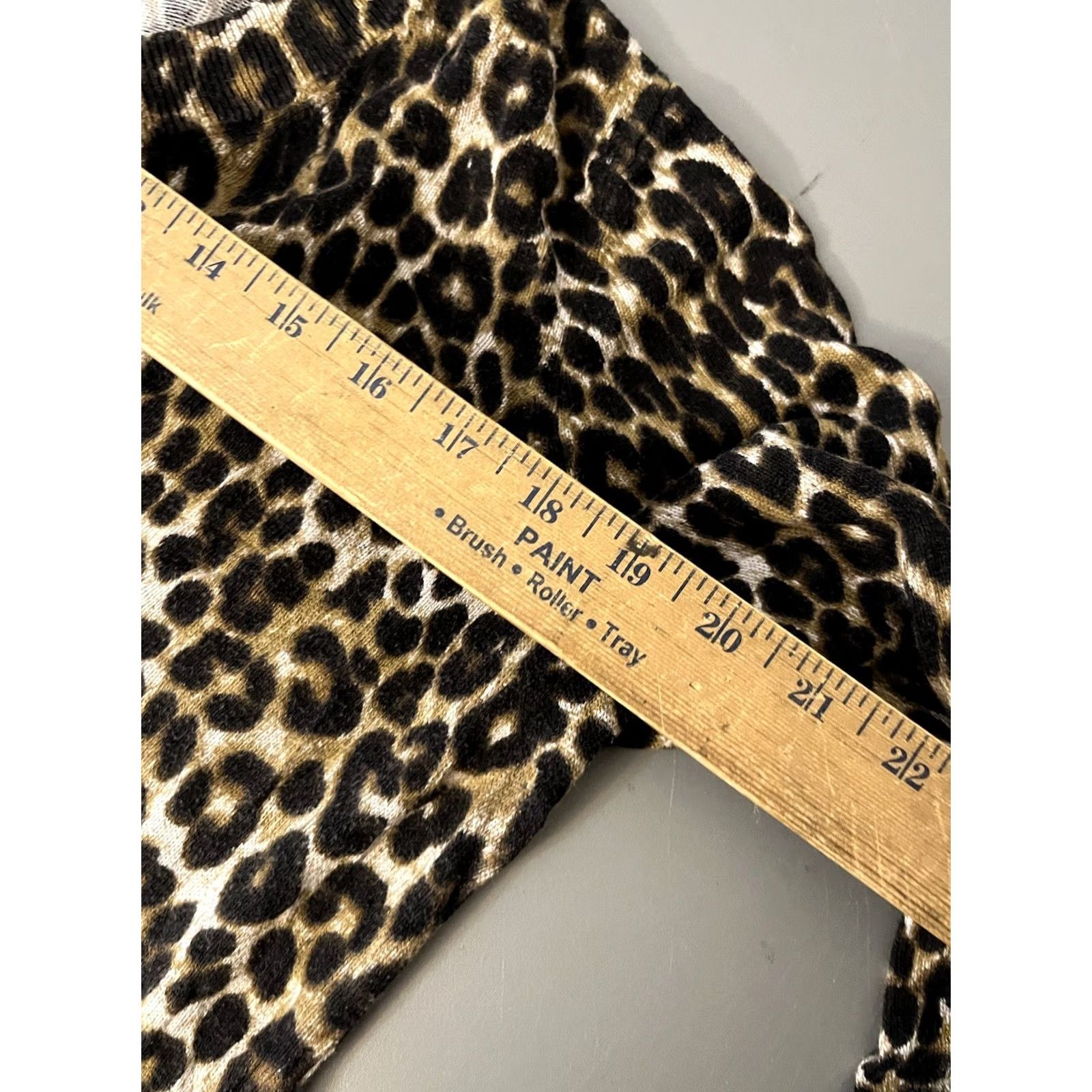 Michael Kors Michael Kors V-Neck Pullover Sweater Long Sleeve Animal Print Women's Size L Size L / US 10 / IT 46 - 5 Thumbnail