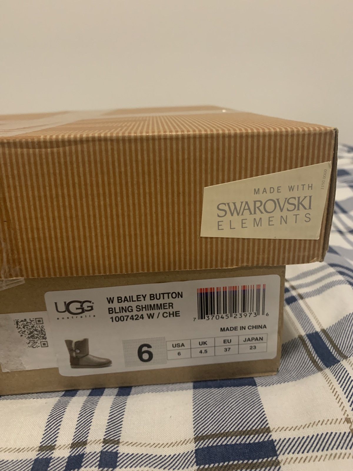 Swarovski UGG Bailey Button Bling Shimmer Boots Size US 6 / IT 36 - 5 Thumbnail