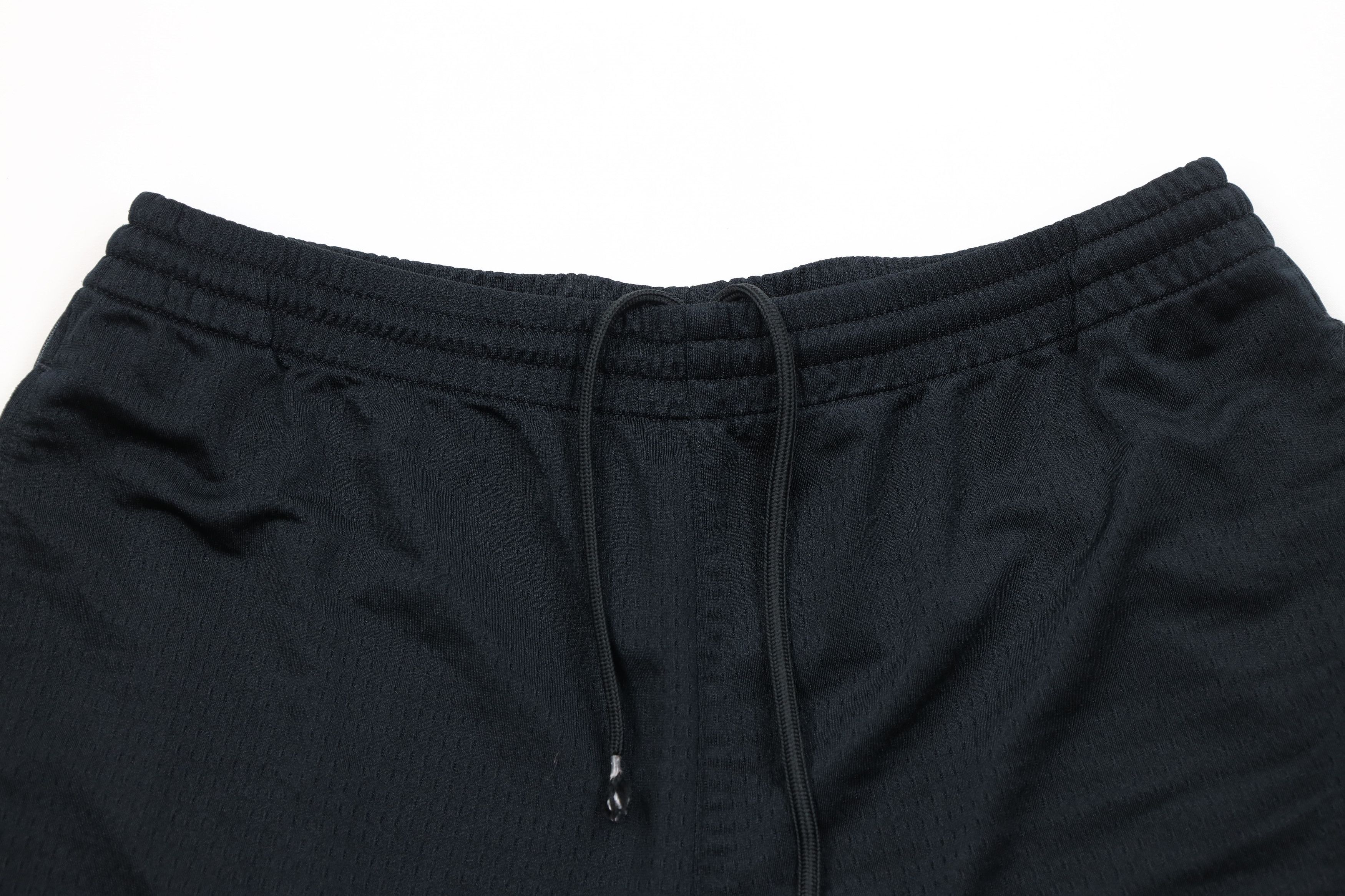Reebok Vintage Reebok Mesh Above Knee Gym Training Shorts Black Size US 34 / EU 50 - 2 Thumbnail