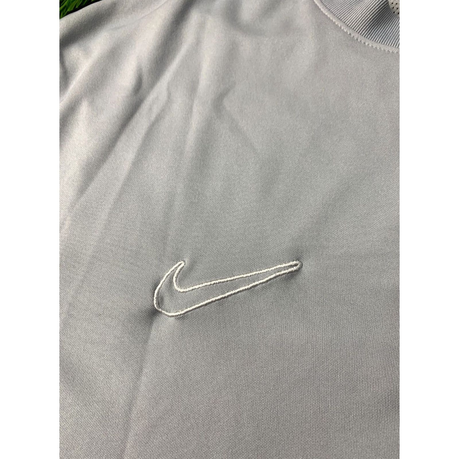 Nike NIKE ACADEMY DRI-FIT ORIGINAL 2023 MEN FOOTBALL SHIRT JERSEY XXXL GRAY AND BLACK Crew Neck Short Sleeve Diagonal Football Nike Dri-FIT Mens XXXL Size US XXL / EU 58 / 5 - 3 Thumbnail